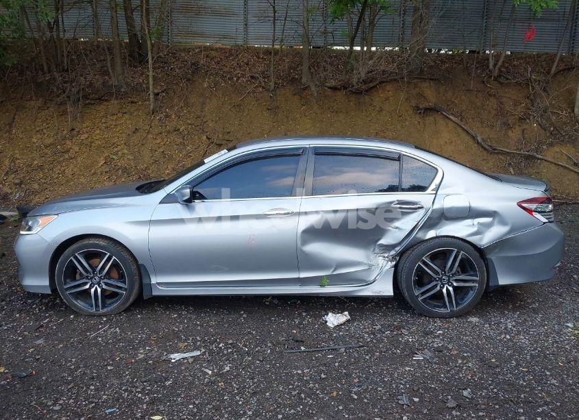 Photo 14 of 2017 Honda Accord SPORT (VIN 1HGCR2F56HA219330)