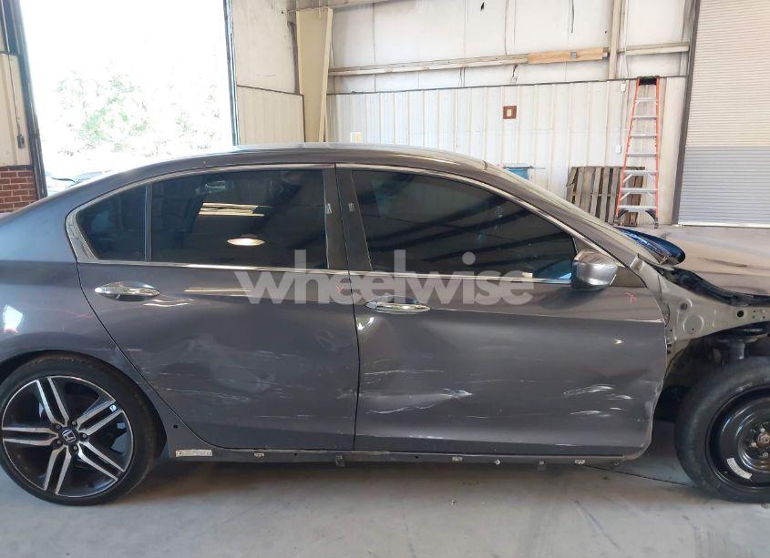 Photo 13 of 2017 Honda Accord SPORT (VIN 1HGCR2F56HA267328)