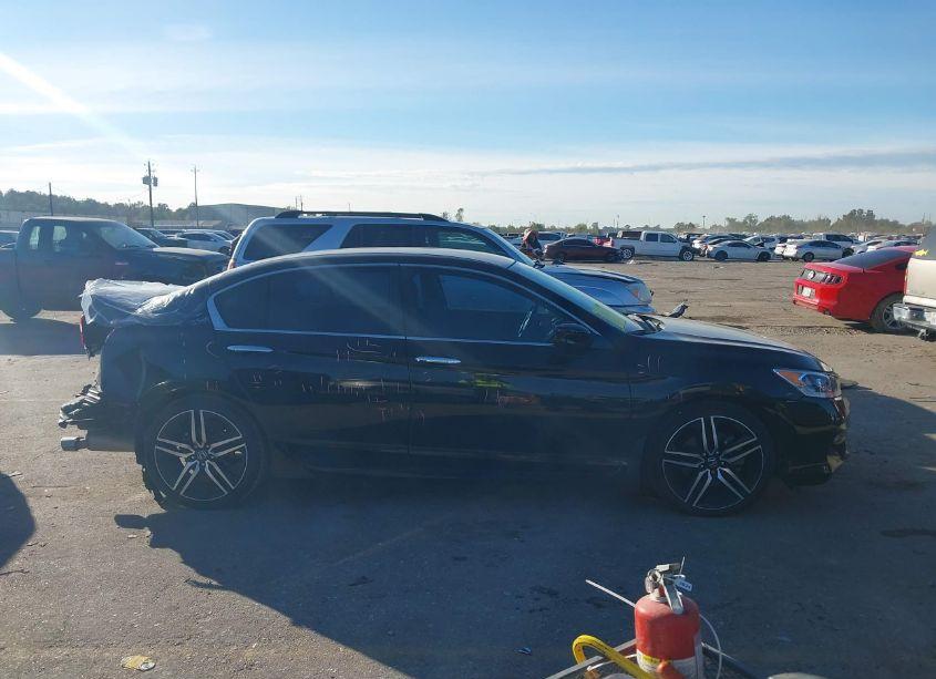 Photo 13 of 2017 Honda Accord SPORT (VIN 1HGCR2F56HA300957)