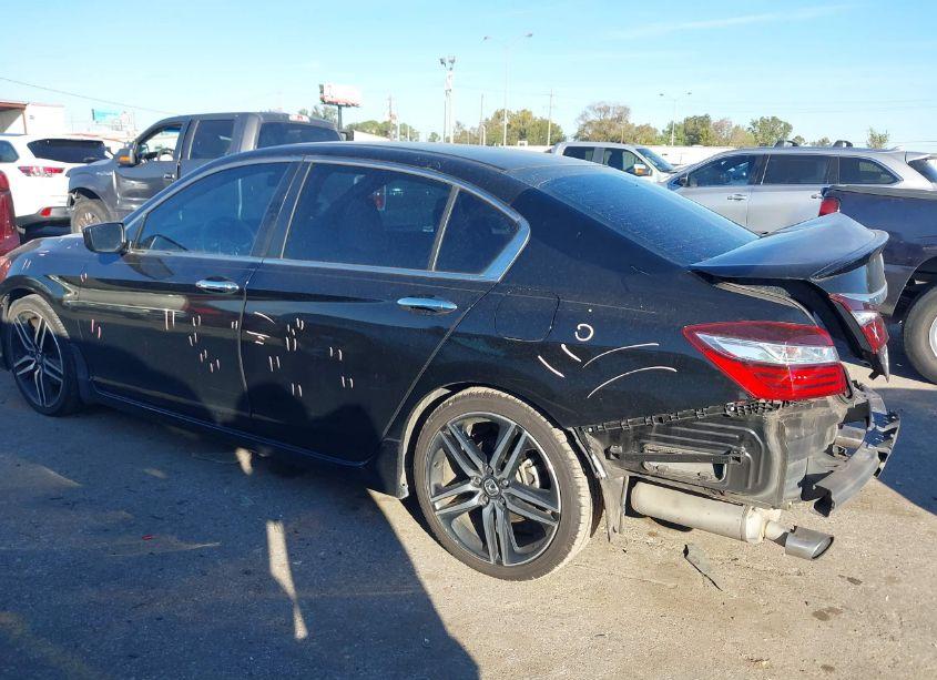 Photo 14 of 2017 Honda Accord SPORT (VIN 1HGCR2F56HA300957)