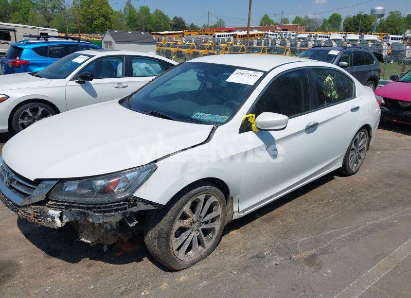Photo 2 of 2015 Honda Accord SPORT (VIN 1HGCR2F57FA052537)