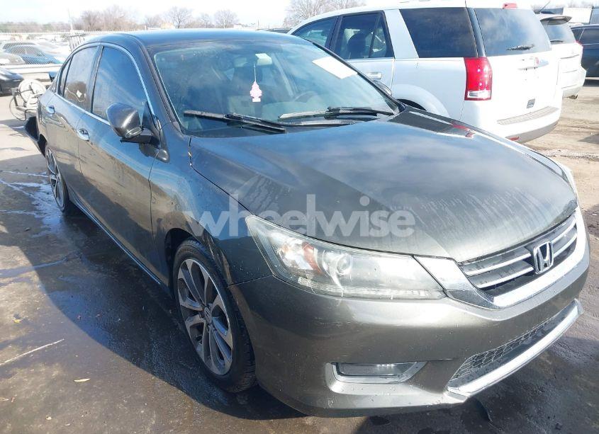 2015 Honda Accord SPORT (VIN 1HGCR2F57FA070617) main photo