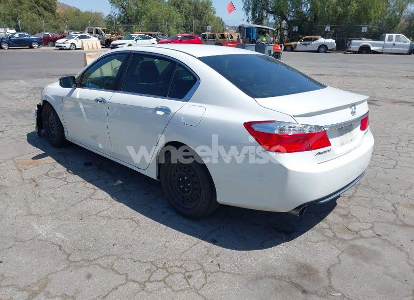 Photo 3 of 2015 Honda Accord SPORT (VIN 1HGCR2F57FA071797)