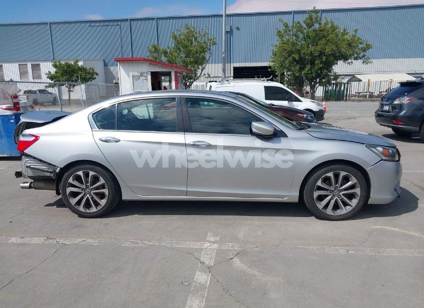 Photo 14 of 2015 Honda Accord SPORT (VIN 1HGCR2F57FA092858)