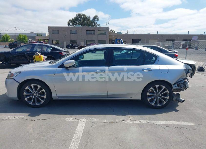 Photo 15 of 2015 Honda Accord SPORT (VIN 1HGCR2F57FA092858)