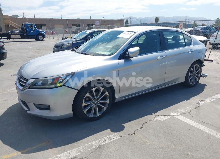 Photo 2 of 2015 Honda Accord SPORT (VIN 1HGCR2F57FA092858)