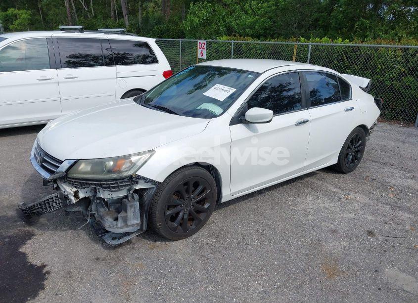 Photo 2 of 2015 Honda Accord SPORT (VIN 1HGCR2F57FA095002)