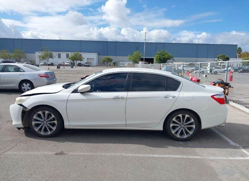 Photo 15 of 2015 Honda Accord SPORT (VIN 1HGCR2F57FA114566)