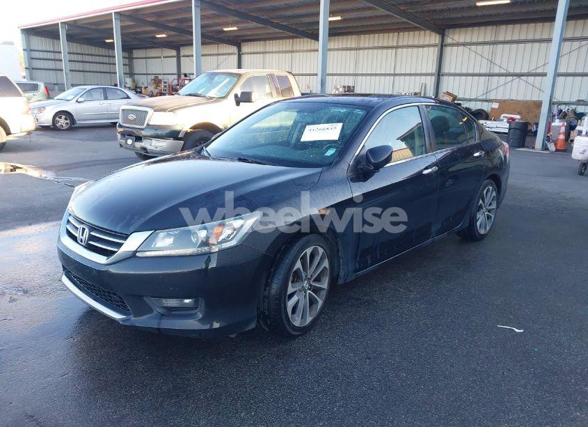 Photo 2 of 2015 Honda Accord SPORT (VIN 1HGCR2F57FA138379)