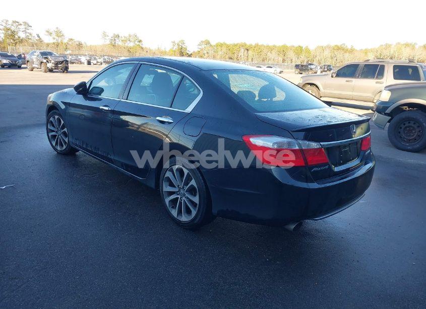 Photo 3 of 2015 Honda Accord SPORT (VIN 1HGCR2F57FA138379)