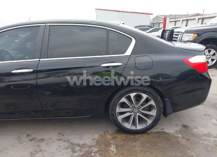 Photo 22 of 2015 Honda Accord SPORT (VIN 1HGCR2F57FA170572)