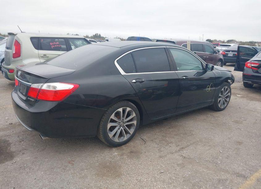 Photo 4 of 2015 Honda Accord SPORT (VIN 1HGCR2F57FA175870)