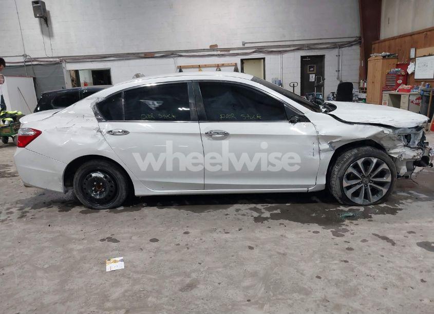 Photo 12 of 2015 Honda Accord SPORT (VIN 1HGCR2F57FA185606)