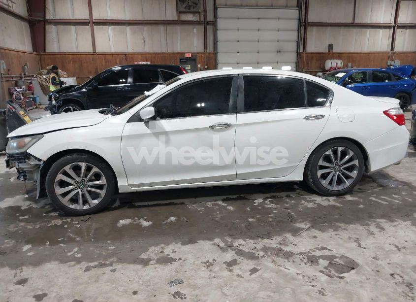 Photo 13 of 2015 Honda Accord SPORT (VIN 1HGCR2F57FA185606)