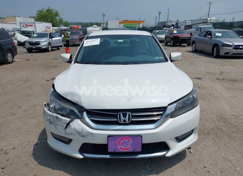 Photo 13 of 2015 Honda Accord SPORT (VIN 1HGCR2F57FA213033)