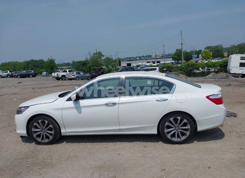 Photo 15 of 2015 Honda Accord SPORT (VIN 1HGCR2F57FA213033)