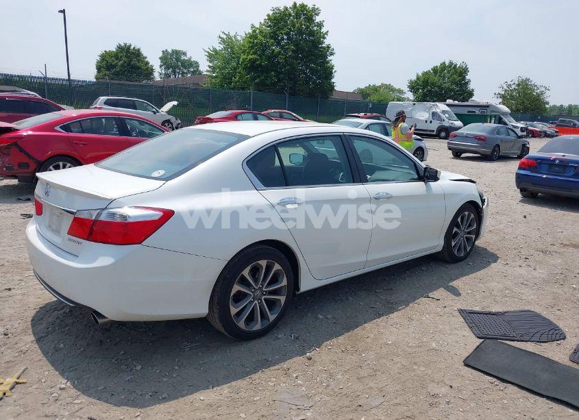 Photo 4 of 2015 Honda Accord SPORT (VIN 1HGCR2F57FA213033)