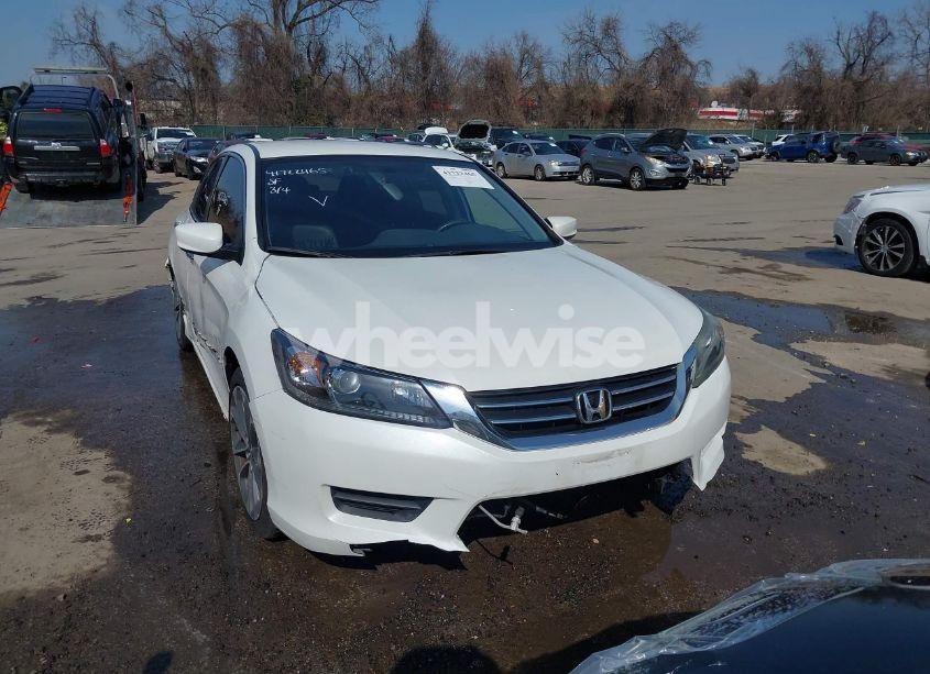 Photo 11 of 2015 Honda Accord SPORT (VIN 1HGCR2F57FA268064)