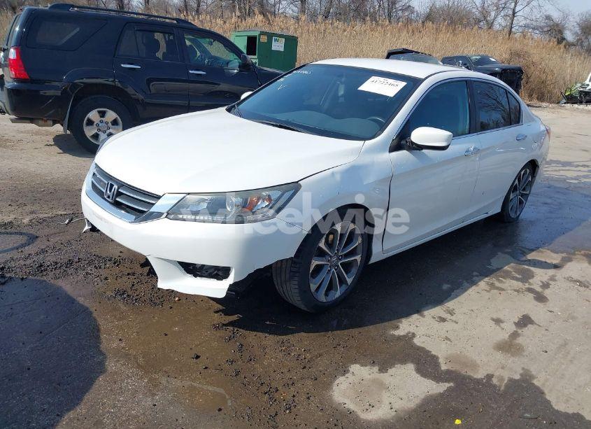 Photo 2 of 2015 Honda Accord SPORT (VIN 1HGCR2F57FA268064)