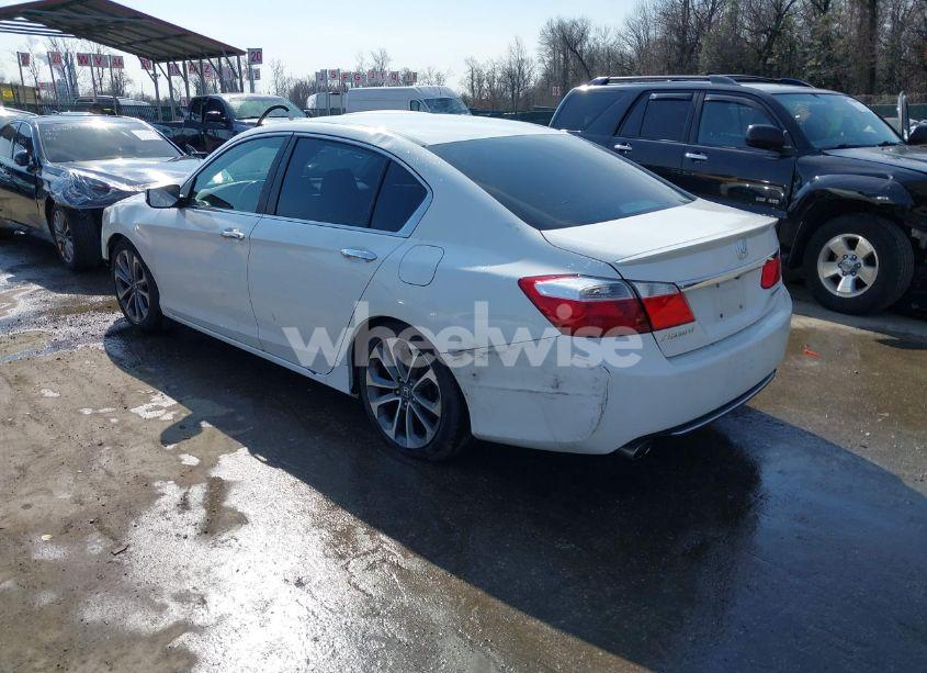 Photo 3 of 2015 Honda Accord SPORT (VIN 1HGCR2F57FA268064)