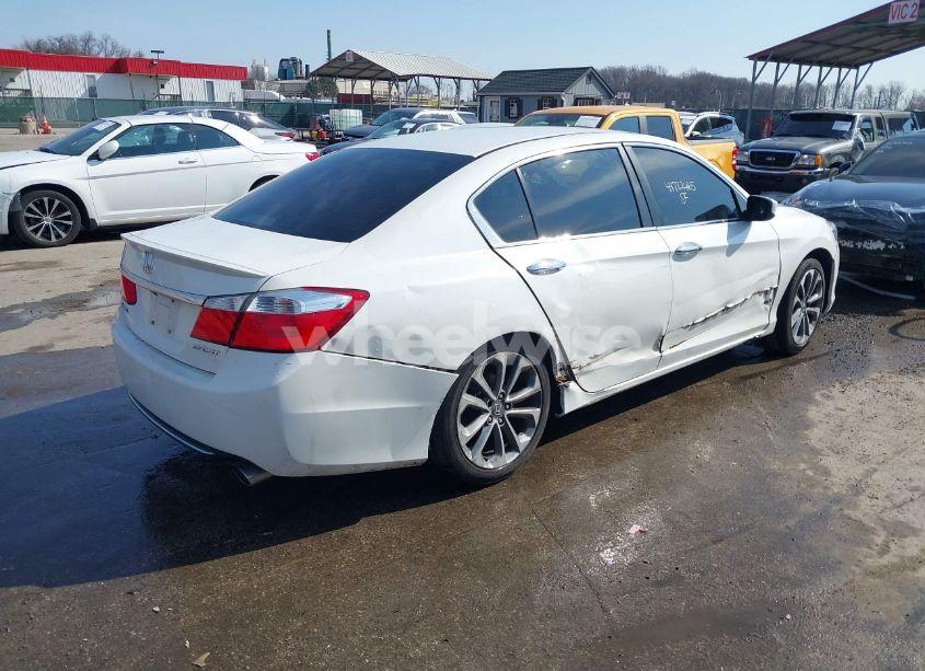 Photo 4 of 2015 Honda Accord SPORT (VIN 1HGCR2F57FA268064)