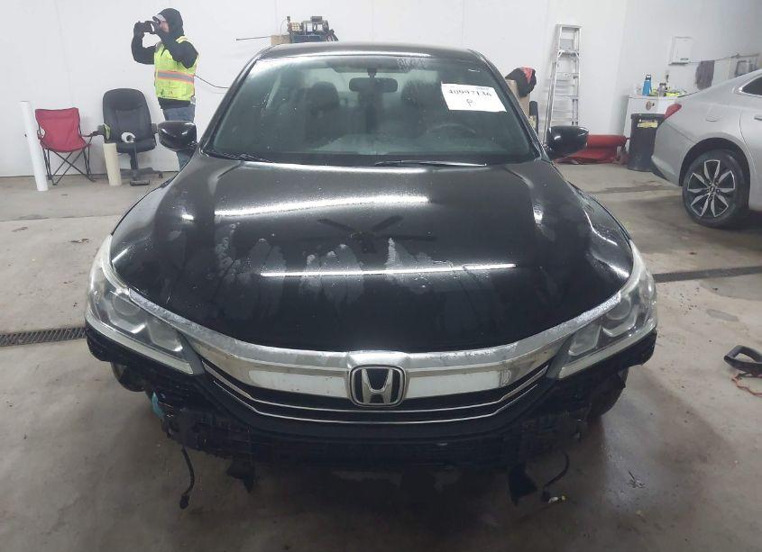 Photo 13 of 2016 Honda Accord SPORT (VIN 1HGCR2F57GA018325)