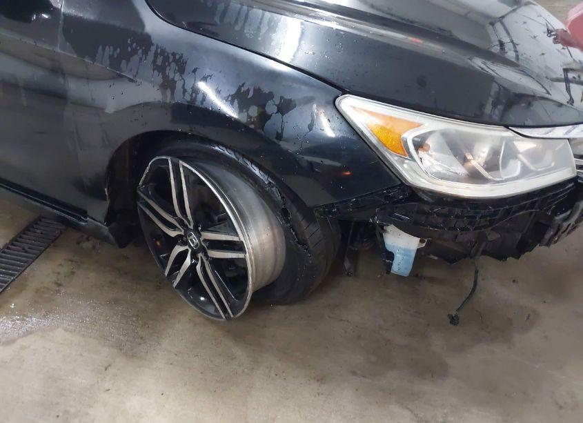 Photo 18 of 2016 Honda Accord SPORT (VIN 1HGCR2F57GA018325)