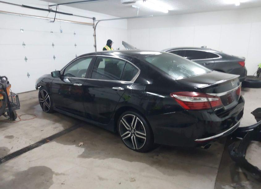 Photo 3 of 2016 Honda Accord SPORT (VIN 1HGCR2F57GA018325)