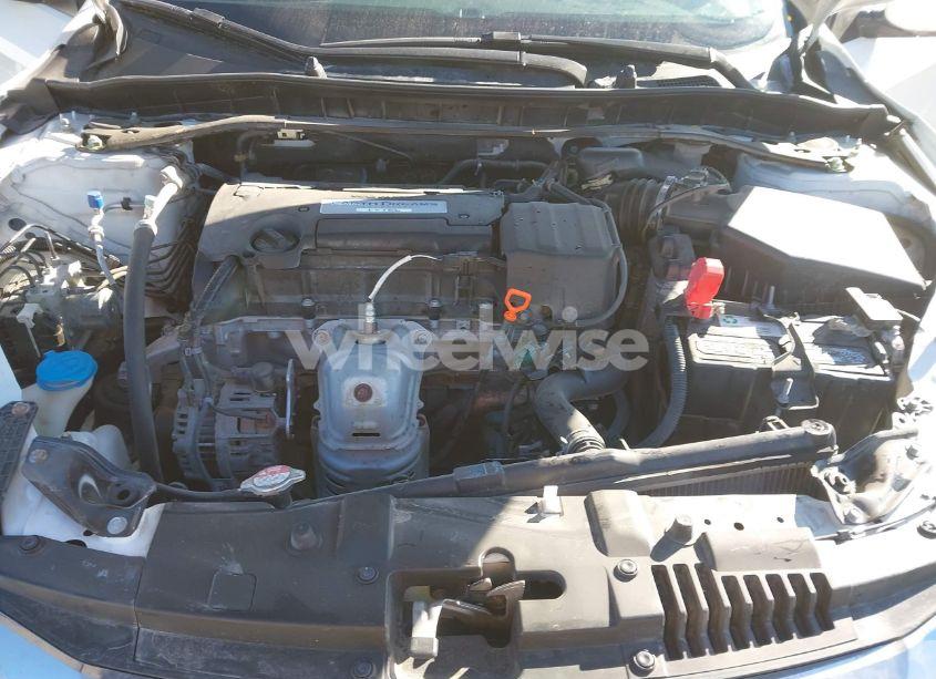 Photo 10 of 2016 Honda Accord SPORT (VIN 1HGCR2F57GA024089)