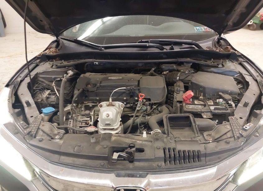 Photo 10 of 2017 Honda Accord SPORT (VIN 1HGCR2F57HA016088)