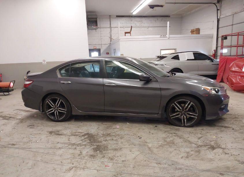Photo 13 of 2017 Honda Accord SPORT (VIN 1HGCR2F57HA016088)