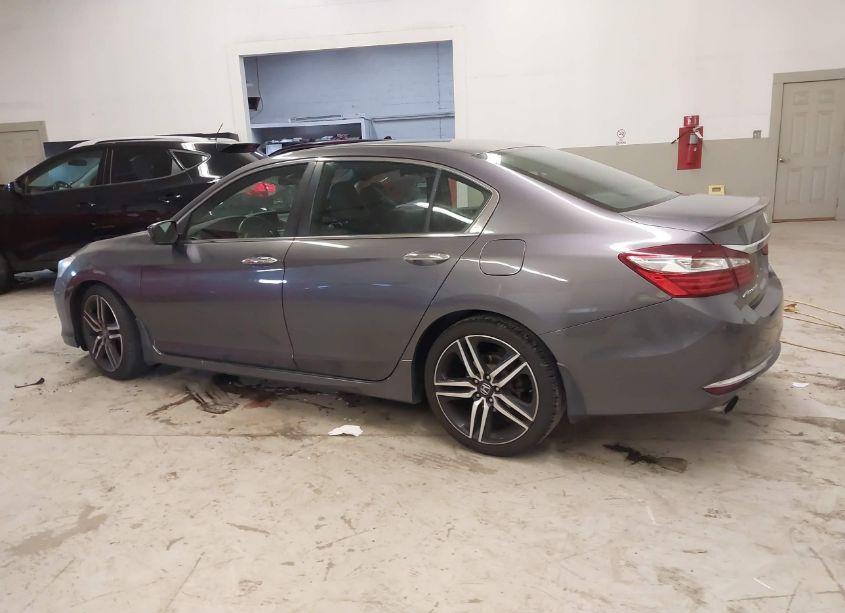 Photo 14 of 2017 Honda Accord SPORT (VIN 1HGCR2F57HA016088)