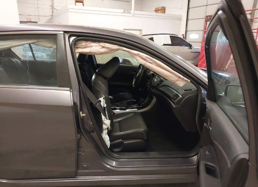 Photo 5 of 2017 Honda Accord SPORT (VIN 1HGCR2F57HA016088)