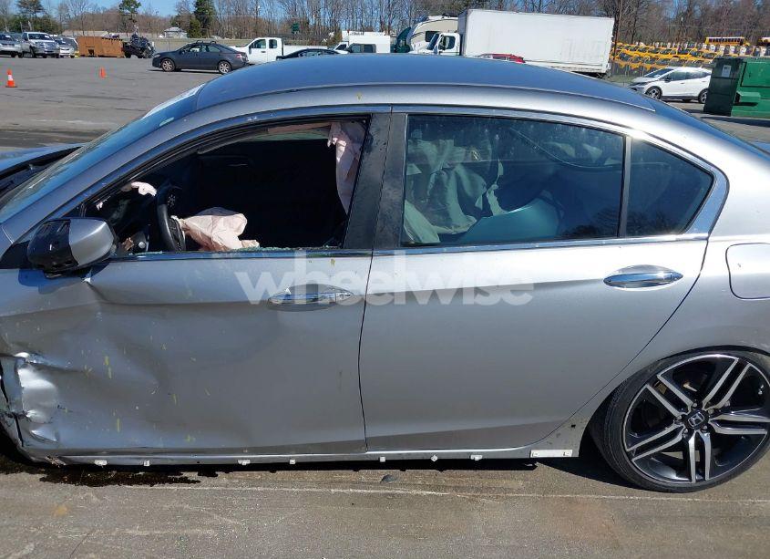 Photo 17 of 2017 Honda Accord SPORT (VIN 1HGCR2F57HA046658)