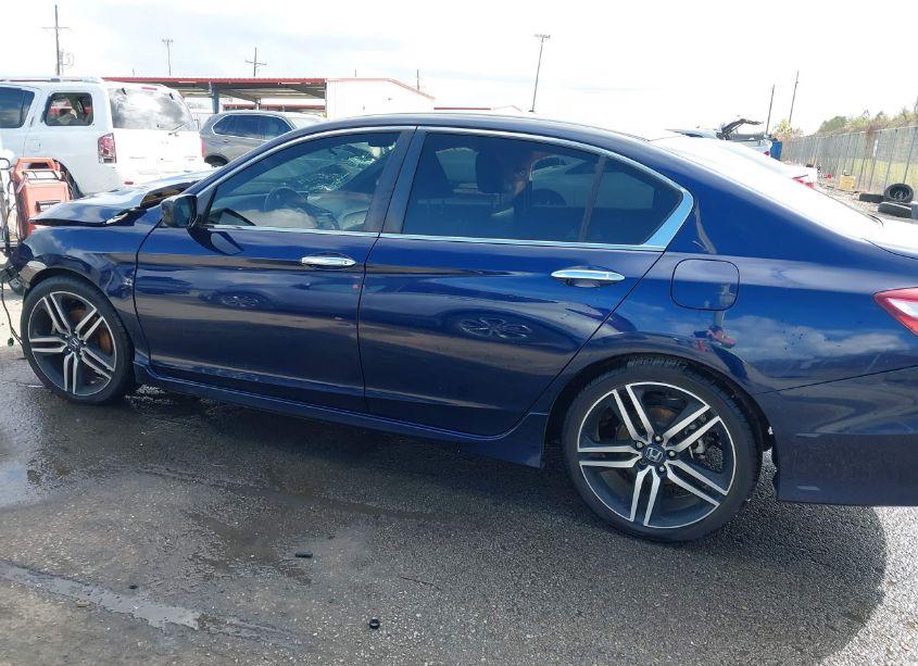 Photo 14 of 2017 Honda Accord SPORT (VIN 1HGCR2F57HA069003)