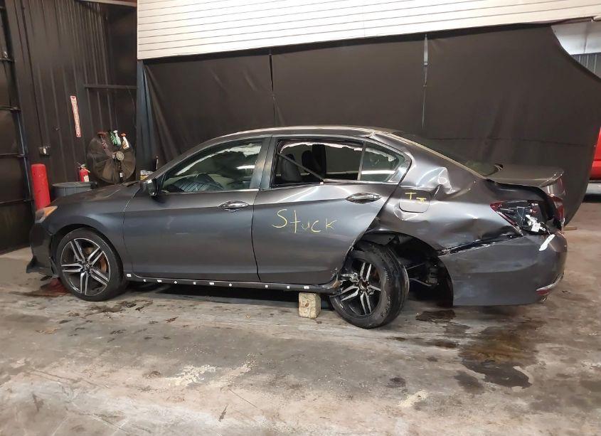 Photo 14 of 2017 Honda Accord SPORT (VIN 1HGCR2F57HA122749)