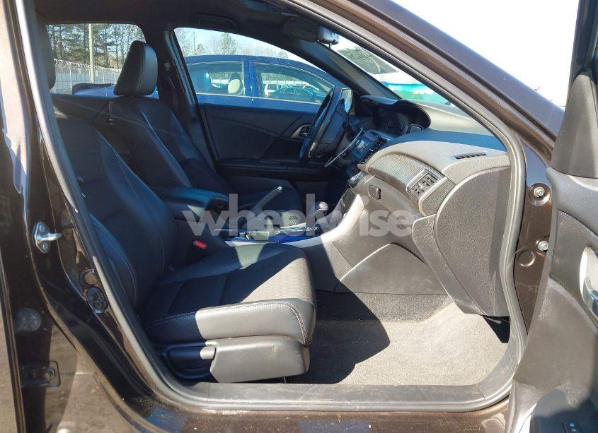 Photo 5 of 2017 Honda Accord SPORT (VIN 1HGCR2F57HA141480)