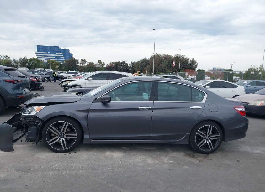 Photo 15 of 2017 Honda Accord SPORT (VIN 1HGCR2F57HA145268)