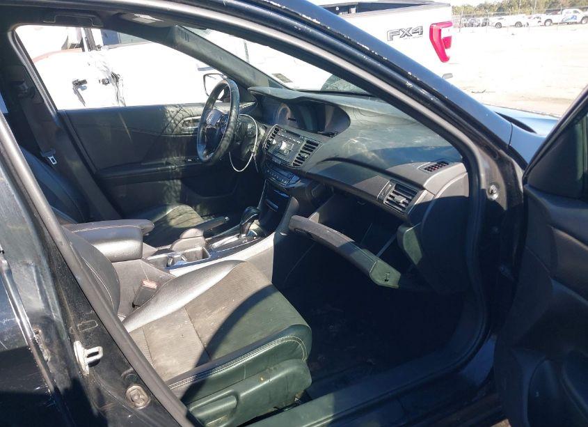 Photo 5 of 2017 Honda Accord SPORT (VIN 1HGCR2F57HA261201)