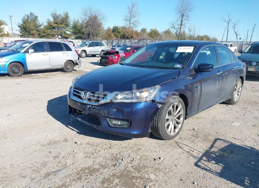 Photo 2 of 2013 Honda Accord SPORT (VIN 1HGCR2F58DA088833)