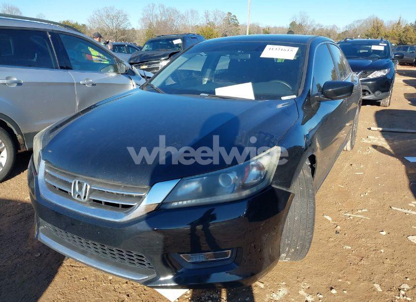 Photo 2 of 2013 Honda Accord SPORT (VIN 1HGCR2F58DA207707)