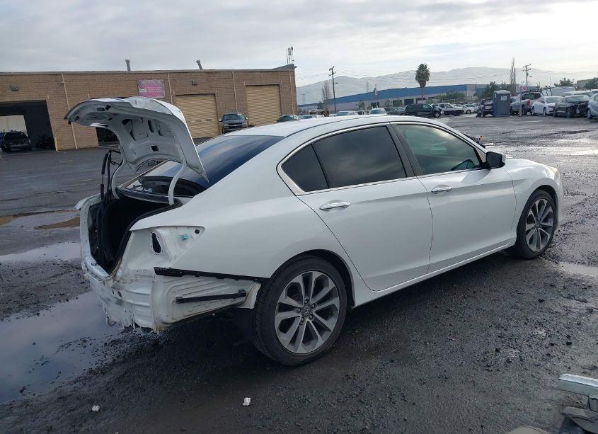 Photo 4 of 2014 Honda Accord SPORT (VIN 1HGCR2F58EA070611)