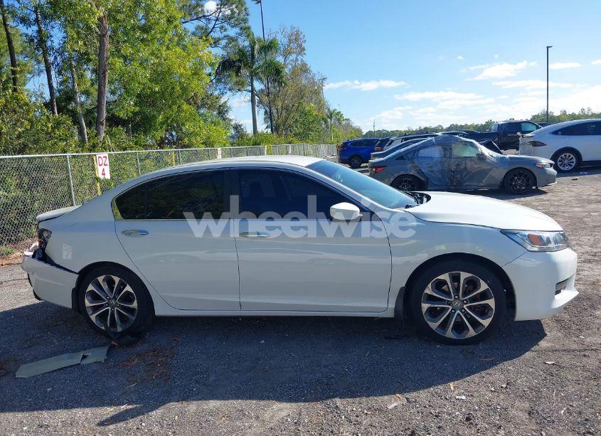 Photo 13 of 2014 Honda Accord SPORT (VIN 1HGCR2F58EA155884)