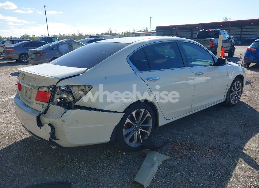 Photo 4 of 2014 Honda Accord SPORT (VIN 1HGCR2F58EA155884)
