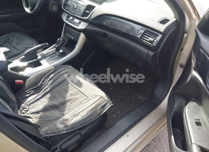 Photo 5 of 2014 Honda Accord SPORT (VIN 1HGCR2F58EA290685)