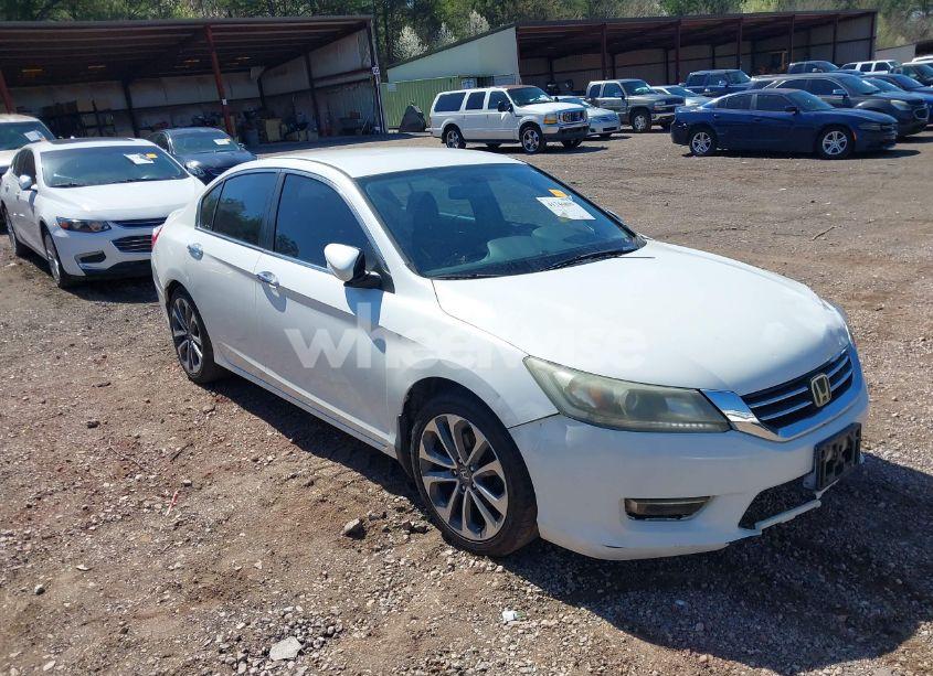 2015 Honda Accord SPORT (VIN 1HGCR2F58FA052627) main photo