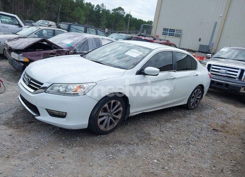 Photo 2 of 2015 Honda Accord SPORT (VIN 1HGCR2F58FA065149)