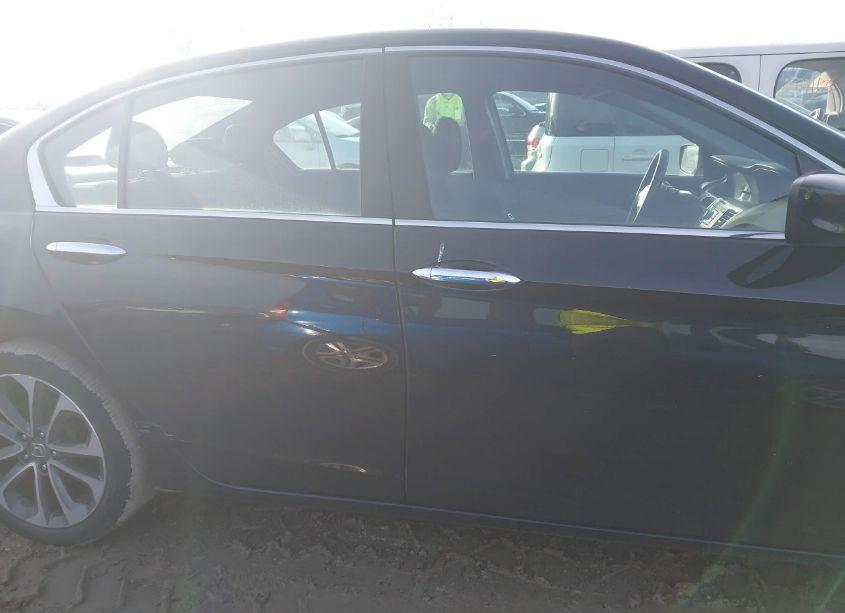 Photo 14 of 2015 Honda Accord SPORT (VIN 1HGCR2F58FA100742)