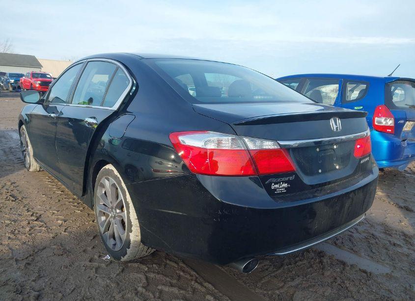 Photo 3 of 2015 Honda Accord SPORT (VIN 1HGCR2F58FA100742)