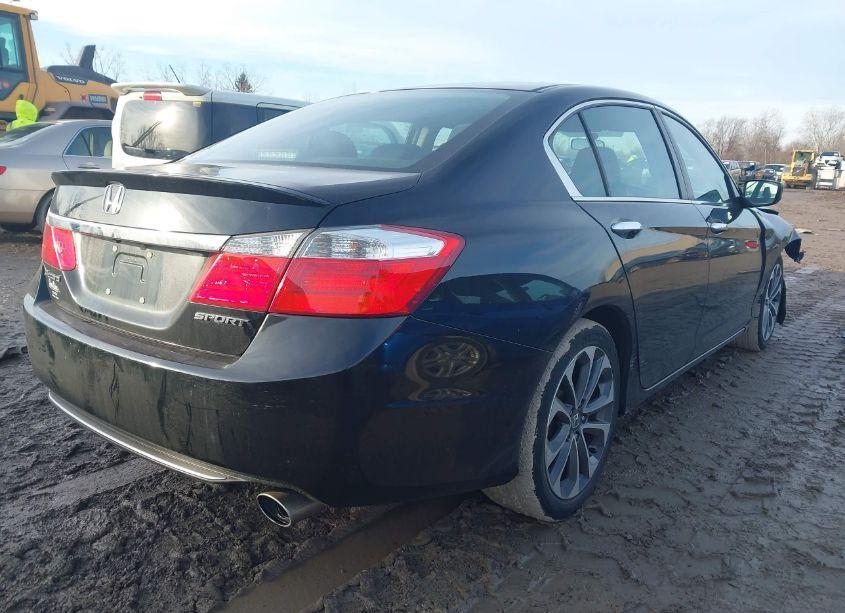 Photo 4 of 2015 Honda Accord SPORT (VIN 1HGCR2F58FA100742)